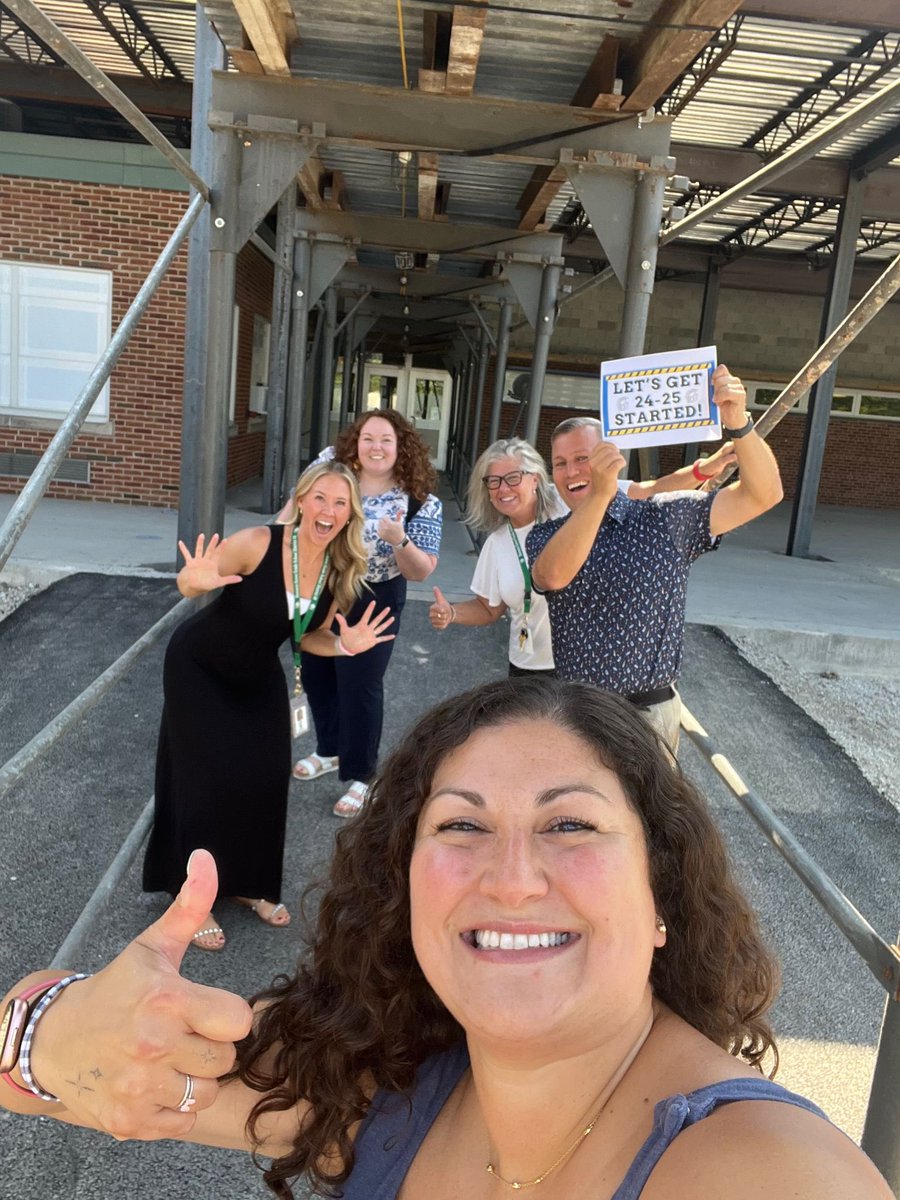 Herrick Staff can’t wait to meet our kids this week!  <a href="/HerrickMS/">Herrick Middle School - Downers Grove 58</a> #dg58pride