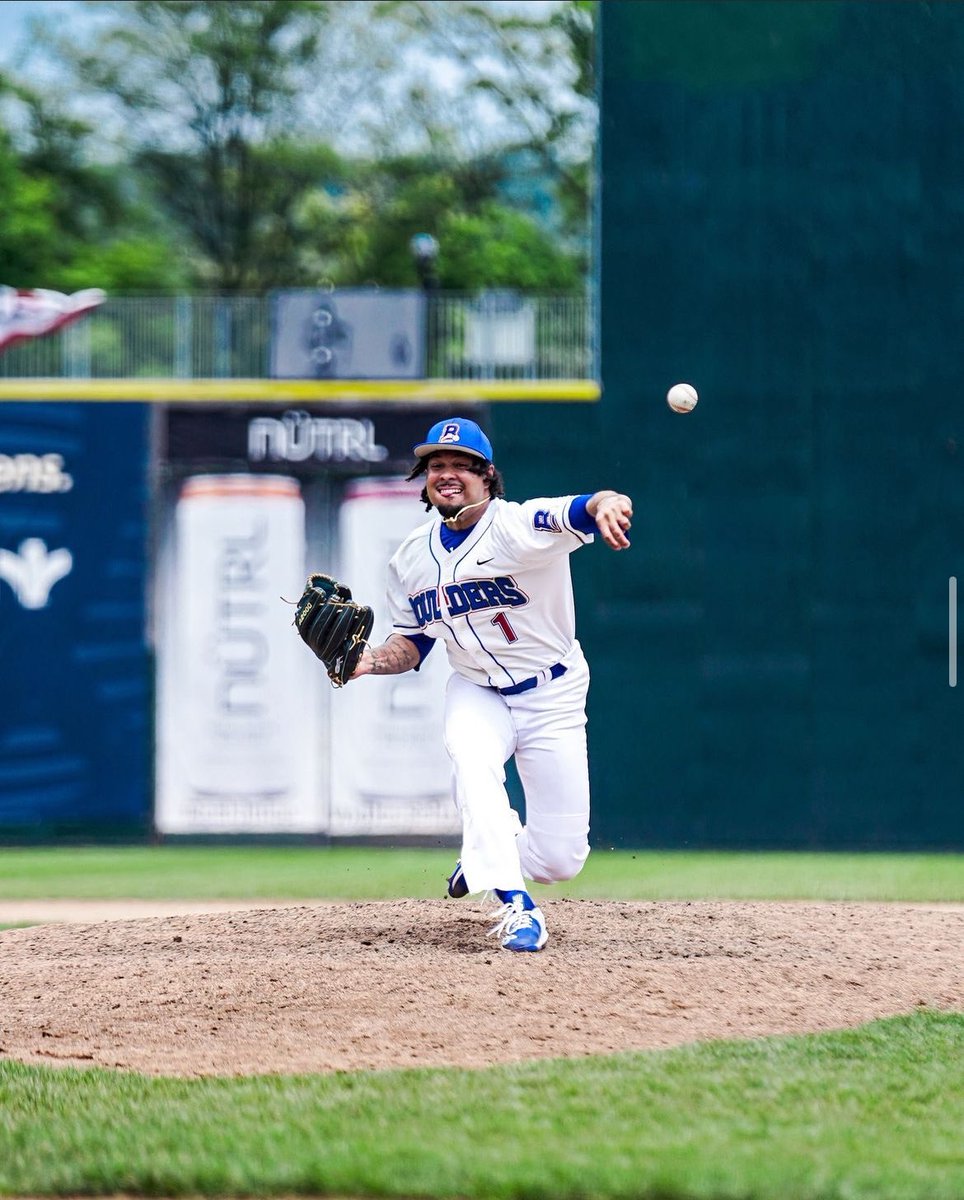 Happy International Lefties Day to some of our lefties on the team.

   First ⚾️ 7:00 
📍| Clover Stadium