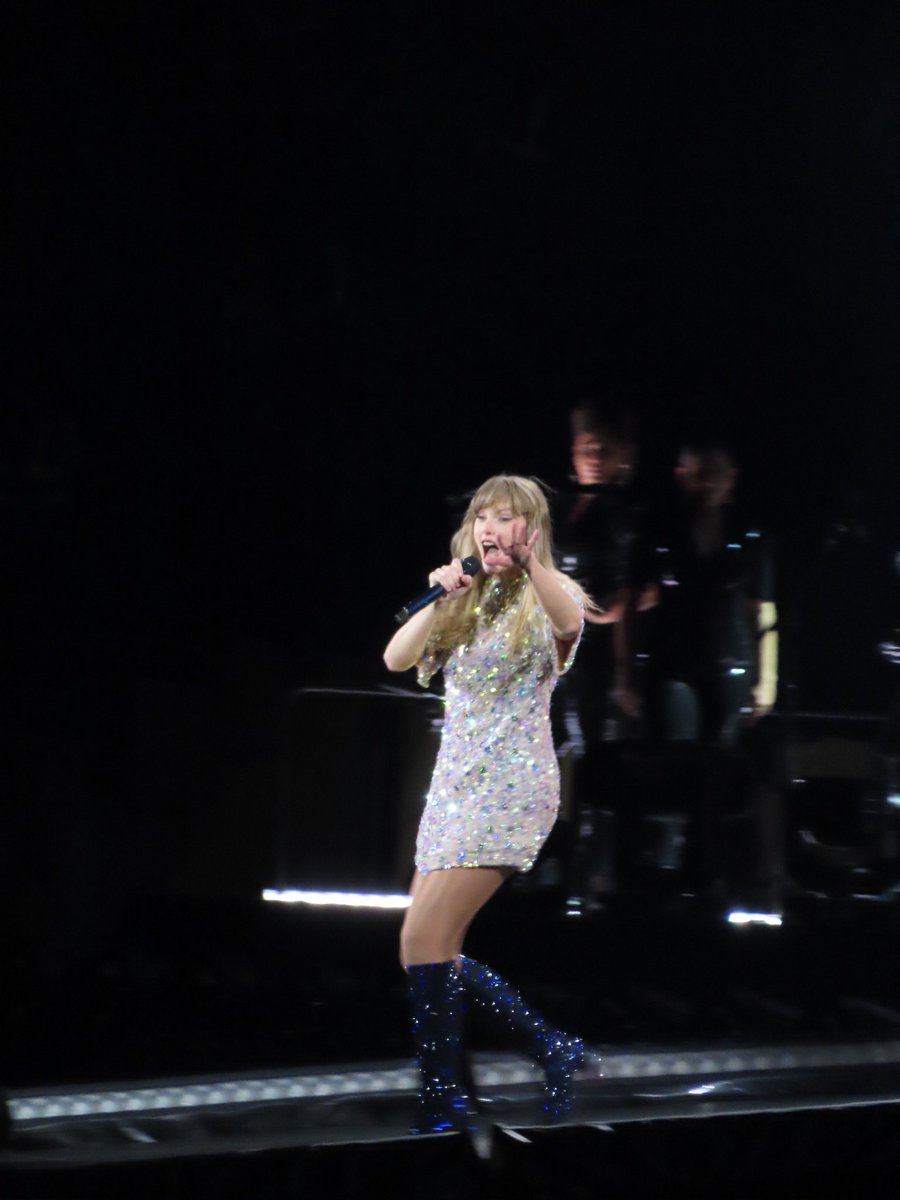 andreapined's tweet photo. It was rare I was there I remember it all too well🤍🤍. Thank you @taylorswift13, you’re always outdoing yourself. I love you. P.S. Can’t believe i got not one but TWO of the surprise songs I wanted😭🤍. https://t.co/5OBTgWb4UY