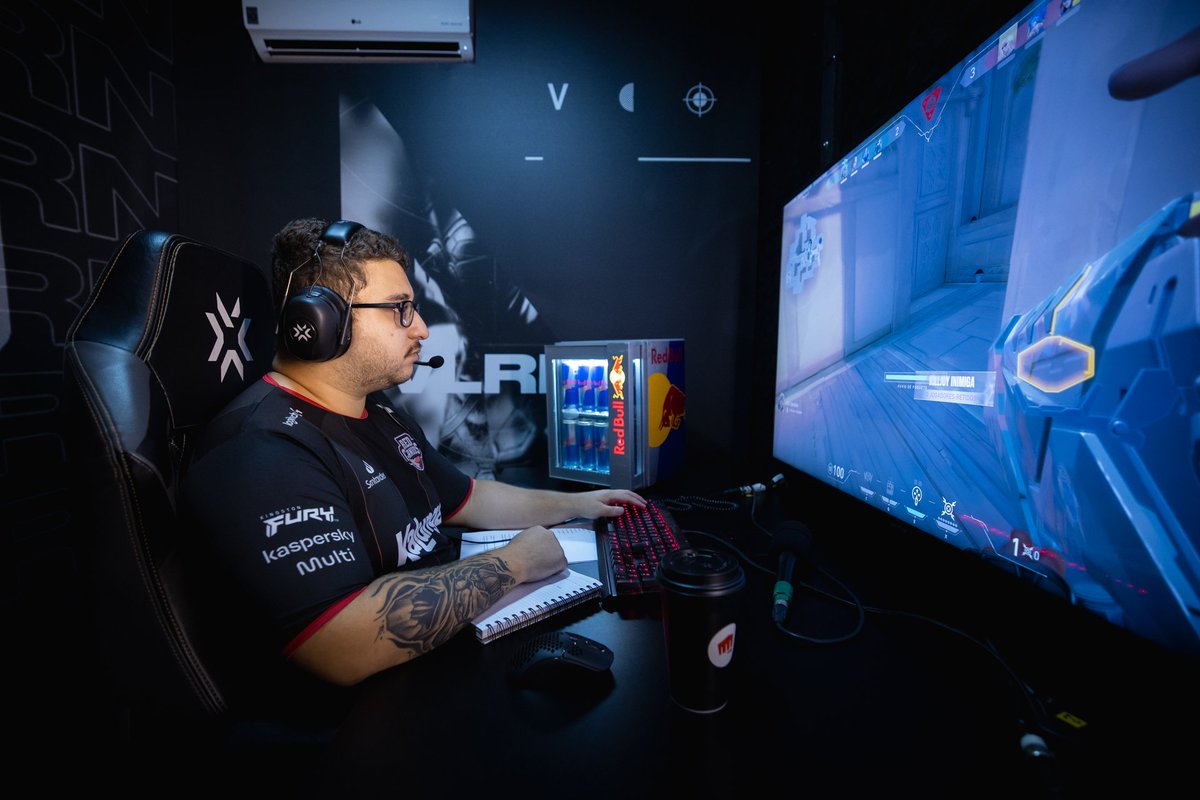 Por decisão da RED Canids fui liberado do contrato e me encontro F/A, contato pela DM ou e-mail: napzfps@gmail.com. 

Gostaria de agradecer a org por confiar no trabalho durante esse período, e principalmente agradecer aos players que estiveram comigo ao longo desses 2 anos.