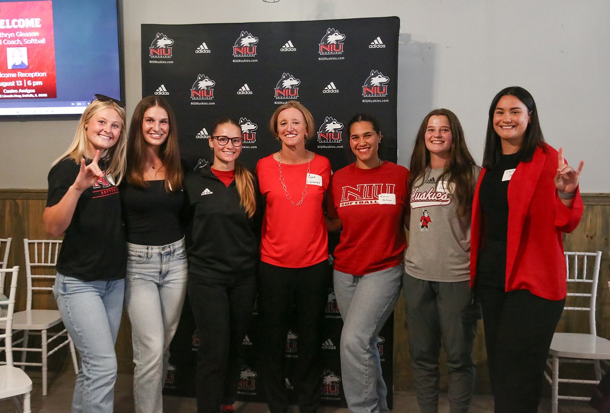 Welcome to NIU, Coach Gleason ❤️

Today we welcomed new Head Coach Kathryn Gleason to Huskie Nation with the help of family, fans, alumni, and current athletes.
 
We are beyond excited for the future of NIU Softball!

#GoHuskies