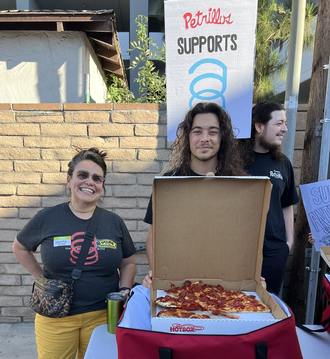 The Animation Guild // #WeAre839 (@animationguild) on Twitter photo Along with TAG President, Jeanette Moreno King (seen here), we send a huge thanks to Petrillo's for showing their support - and handing out free pizza - at TAG's #StandWithAnimation rally! <a href="/monstroking/">Jeanette Moreno King</a> #nocontractnocartoons Along with TAG President, Jeanette Moreno King (seen here), we send a huge thanks to Petrillo's for showing their support - and handing out free pizza - at TAG's #StandWithAnimation rally! <a href="/monstroking/">Jeanette Moreno King</a> #nocontractnocartoons