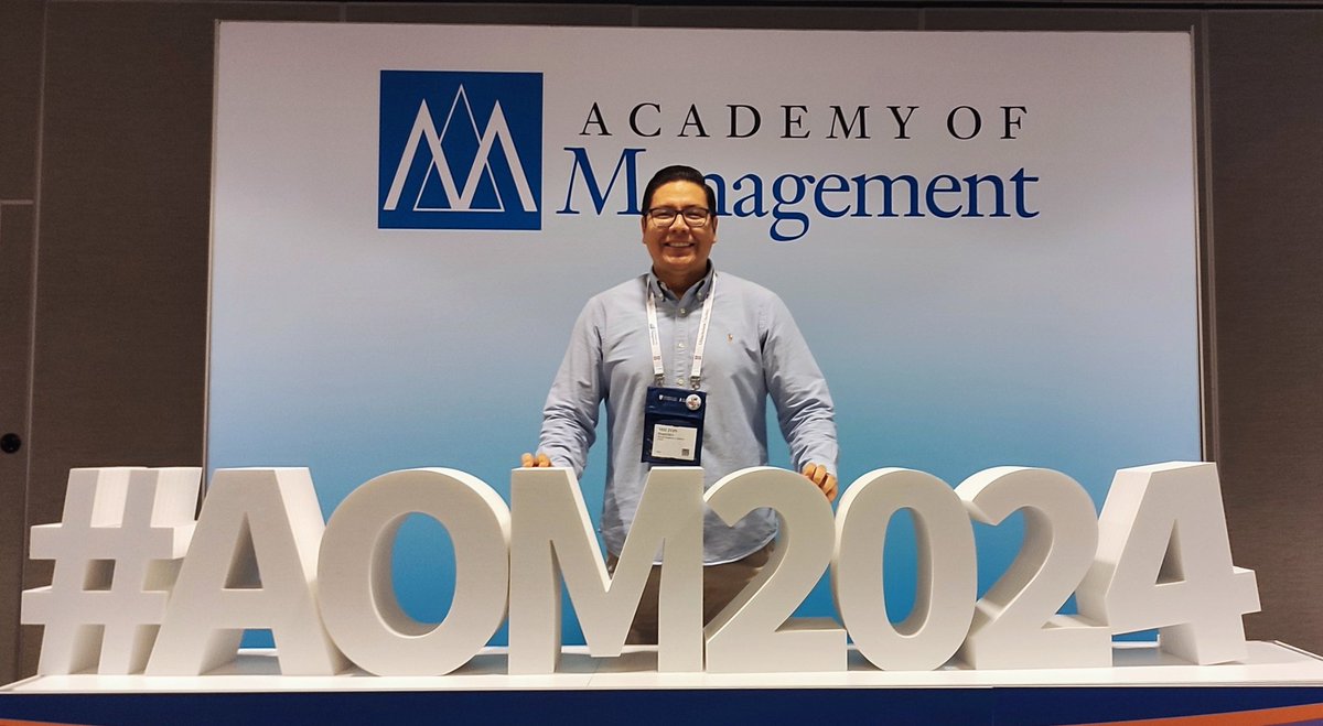 mparedes_a's tweet image. Had a great time presenting at #AOM2024 in Chicago. Engaging debates and valuable feedback on my research. Ready to dive deeper and explore new ideas!

#Research #OrganizationalBehavior #Management