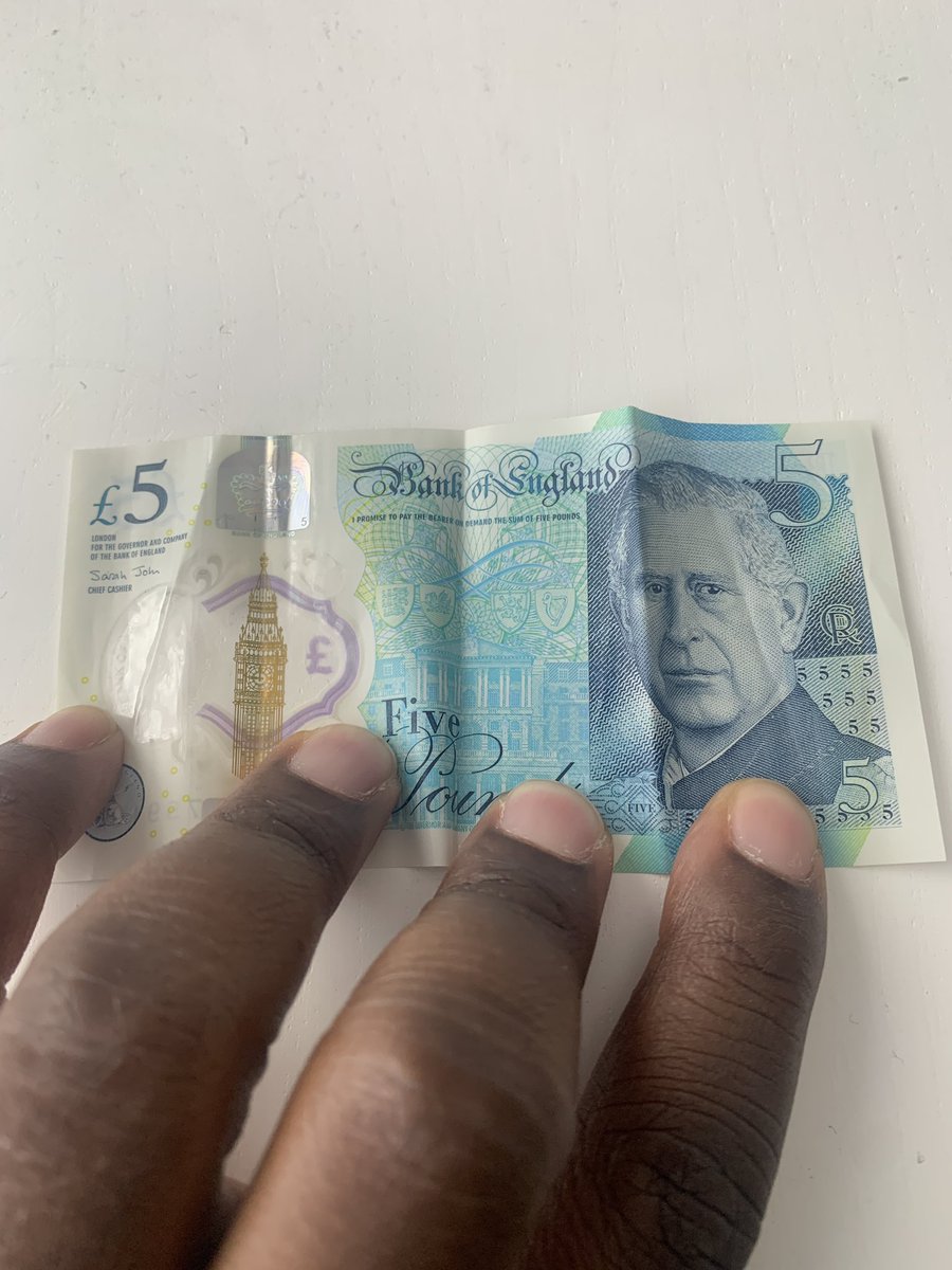 AkuwudikeLeo's tweet image. I just noticed that I had a new £5 note with King Charles on it. It looks good. #fivepoundnote #KingCharlesIII