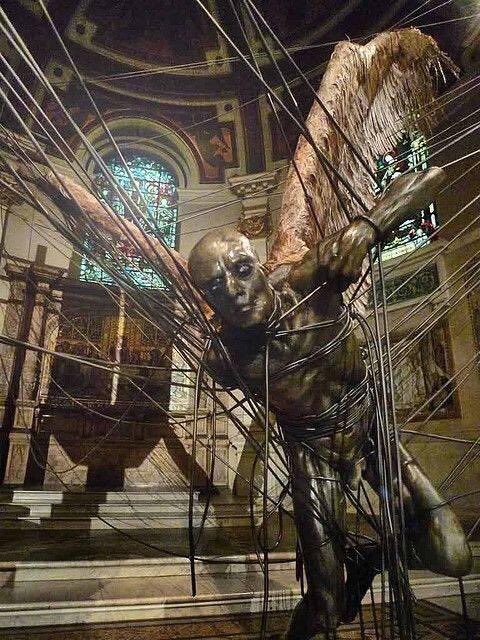 El escultor inglés Paul Fryer decidió hacer una representación de la caida de Lucifer con la escultura LUCIFER (Morningstar): atrapado entre cables de alta tensión, el otrora ángel celestial se muestra despojado de su belleza y luminosidad, como si al ser expulsado del reino