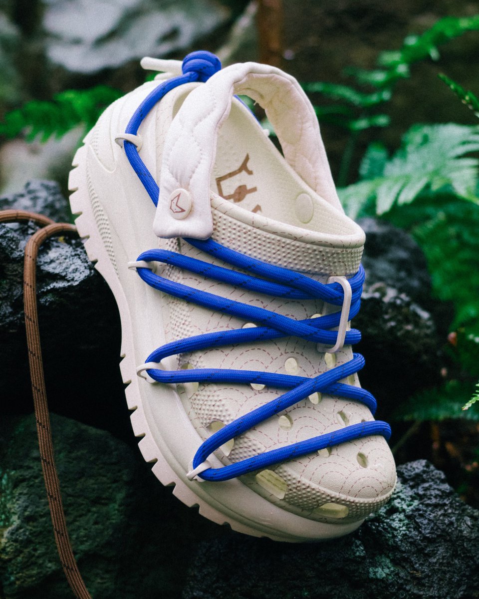 wrongweather's tweet photo. The RAUW ALEJANDRO X CROCS collaboration is now available at Wrong Weather! Shop at https://t.co/3bL6XlVsI3

#crocs #RauwAlejandro #RauwAlejandroxcrocs #fashioncollab #wrongweather https://t.co/Pznf7ReahZ
