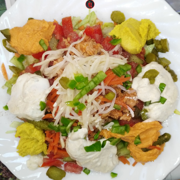 Sommersalat mit Frischkäsebällchen machen frisch und fit !