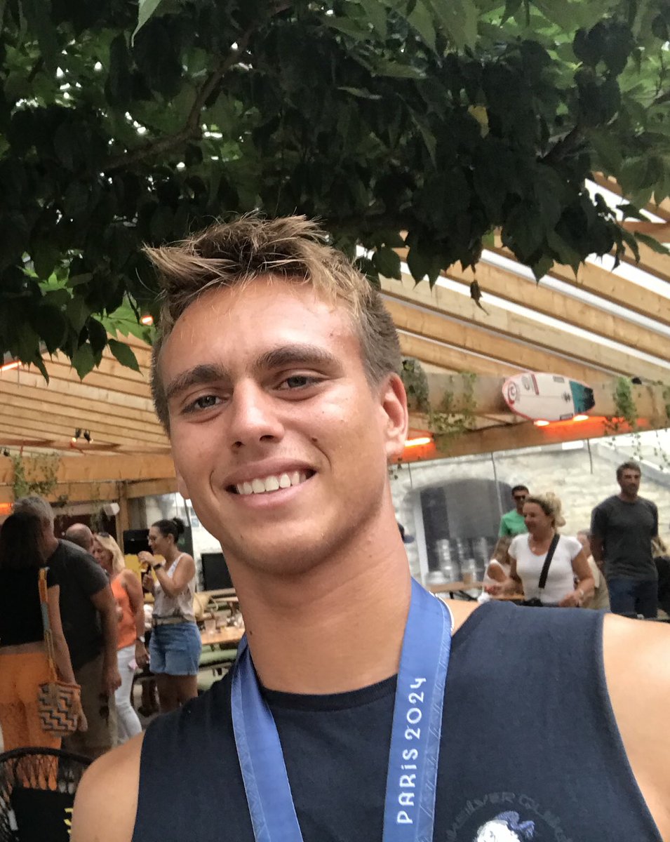 Biancone2's tweet image. #KauliVaast, le champion olympique de #surf nous a rendu visite à #Hossegor ville jumelée avec @DeTaiarapu (#Teahupôo) #Tahiti. Belle et sympathique soirée chez @joandjoe.🏄🏻‍♂️🌴👏👏👏. #çafarte..!