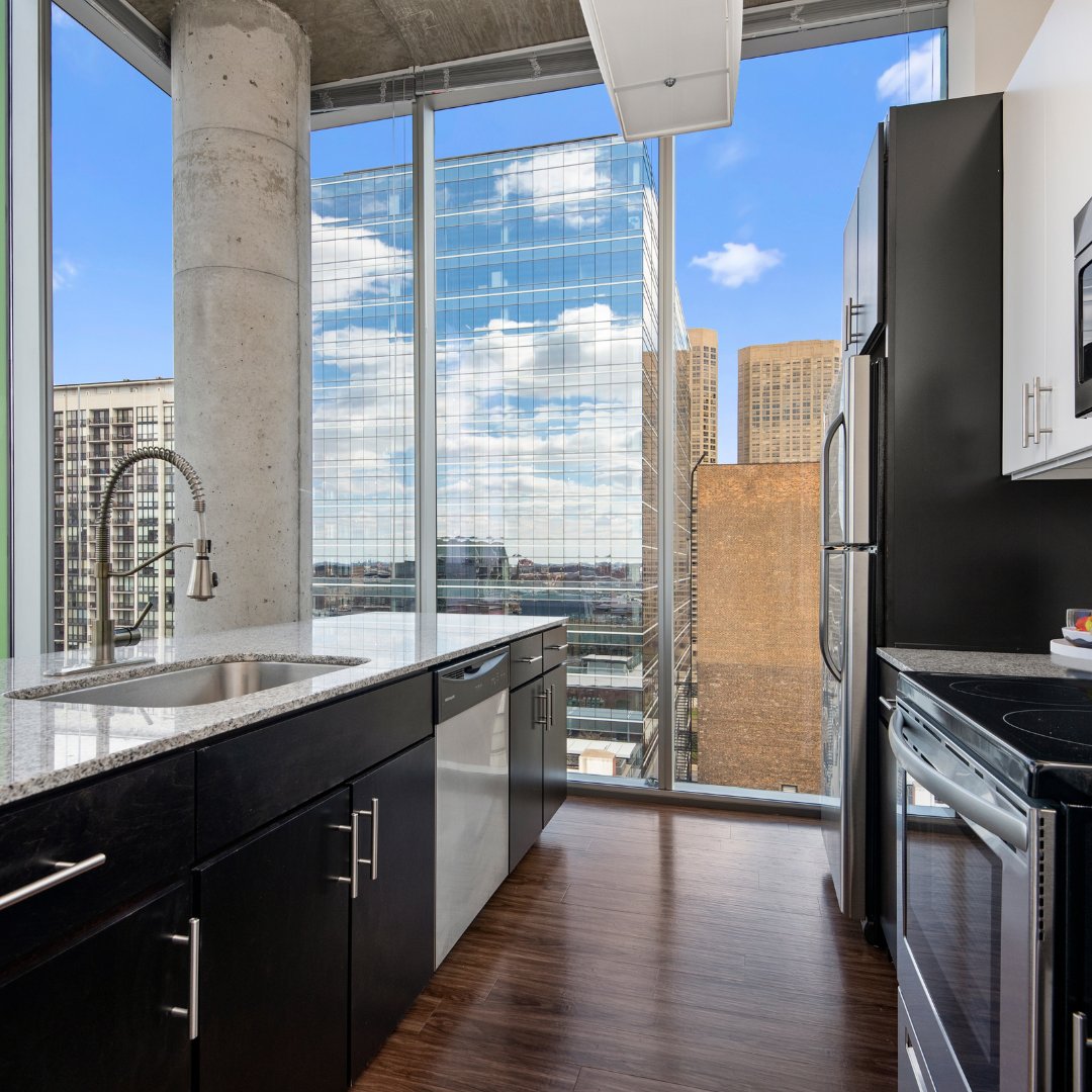 JeffJackApts's tweet image. #PenthouseLiving: Where luxury is at its finest. Wow your guests and yourself with our spacious penthouse units. Wake up and end your day here!

#willowbridgepc #wearewillowbridge #JeffJackApartments #SayYEStotheaddress #homesweethome #lpcyoubelonghere #lpcmidwest#lincolnproco...
