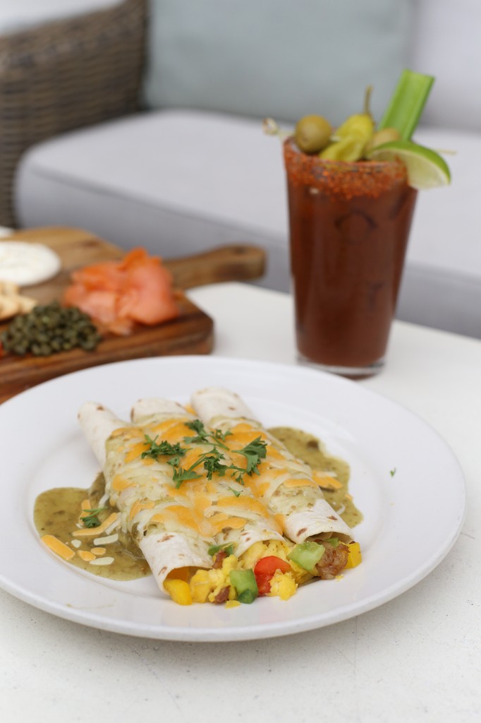 🌶️ Spice up your Sunday with Brunch Enchiladas and a classic Bloody Mary. Enjoy boozy brunch vibes every Sunday at 10th &amp; Terrace! Make a reservation below. #10thandterracerooftop

10thandterrace.com/happenings/roo…

 #raleighnc #downtownraleigh #visitraleigh #raleighbar #raleighrooftop