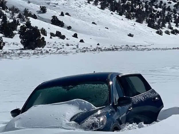 dislu_do's tweet photo. oto digitando esse tweet comb kyuva pq ta muito frio venham ai poreo discasty prfvv obg!!! https://t.co/UVmYqDr4B5 https://t.co/ZU8BssY8xo