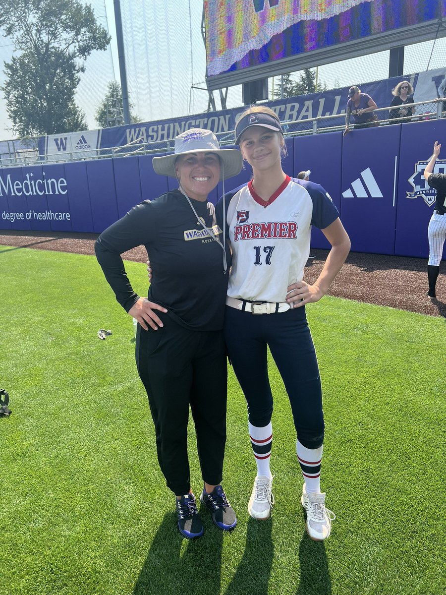 lilythurman2026's tweet photo. What a great experience!!! UW is such a beautiful school!  I learned so much and had a great time!  Thank you to all the coaches for all your help and putting on such an awesome camp!  Go Dawgs!! https://t.co/5D3MIDBgUT