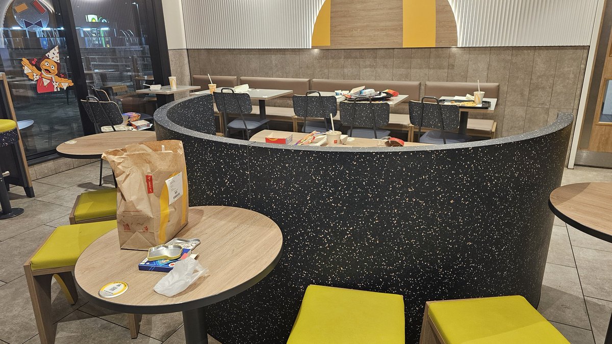 nigelcotterill's tweet photo. @McDonalds 
Have the staff that clear tables at your Thirsk branch gone on strike?
I know the customers should have cleaned up after themselves but no excuse as it was 12:45am!
#Disgusting https://t.co/oajNj9Jib6