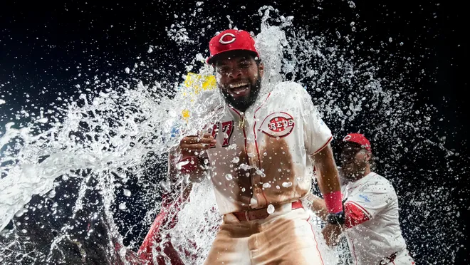 SharkWagers's tweet photo. The MONEY GLITCH continues 💵🔥

✅ Cincinnati Reds ML (F5) -135 1.5U ⭐️

That's now 21-3 last 24 PODs 🤯 and 10-1 last 11 🚂

Sending the next POD to 15 who interact with this post 📲 https://t.co/ahSdIob7DJ
