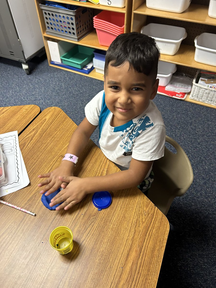 ms_miller23's tweet photo. Everyone needs a play-doh break after working hard in science! @StoryFalcons https://t.co/wZDxq1AfK0