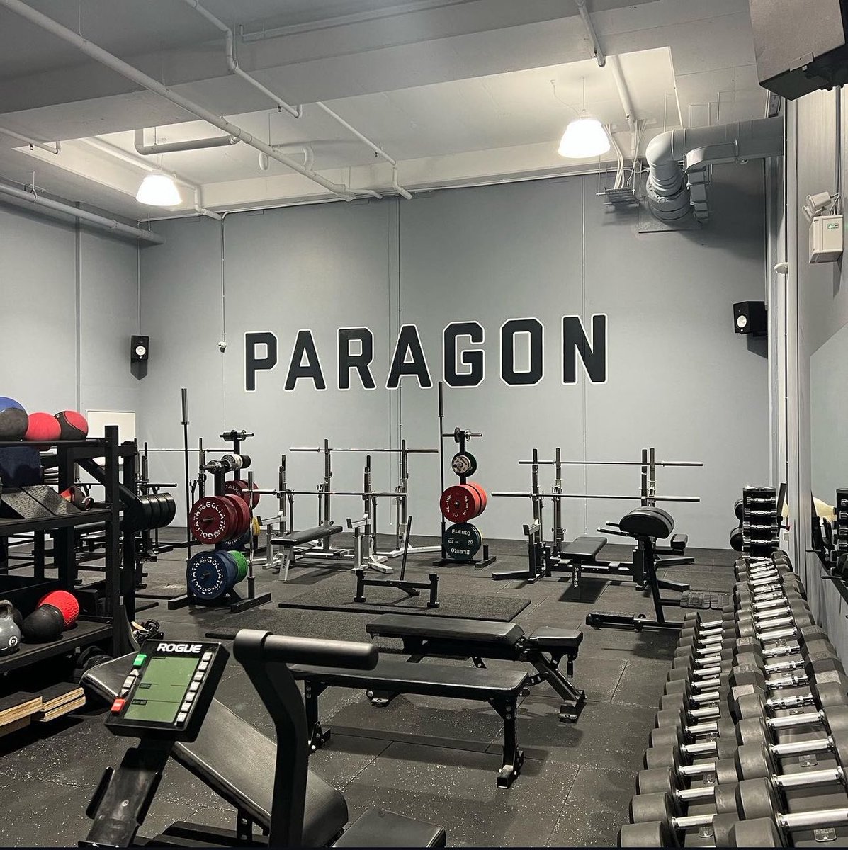 timthebeastpl's tweet photo. New Paragon Strength and Performance is sick!! Bottom level is powerlifting and free weights, top level is all machines. Video courtesy of the gym owner Nick πͺπ»
#powerlifting #powerlifter #gym #gymmotivation #ParagonStrong #ParagonStrengthandPerformance https://t.co/ixVvt7NPAC