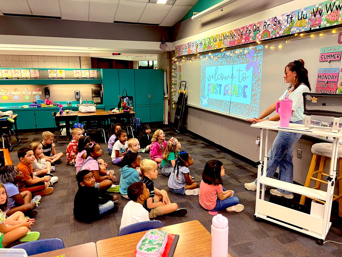 jg_risinger's tweet image. 1st days are the BEST days! even in the rain 🙌 

So good to be back with the whole Star crew! ✨🫶🤩 @RStar512 #youbelonghere