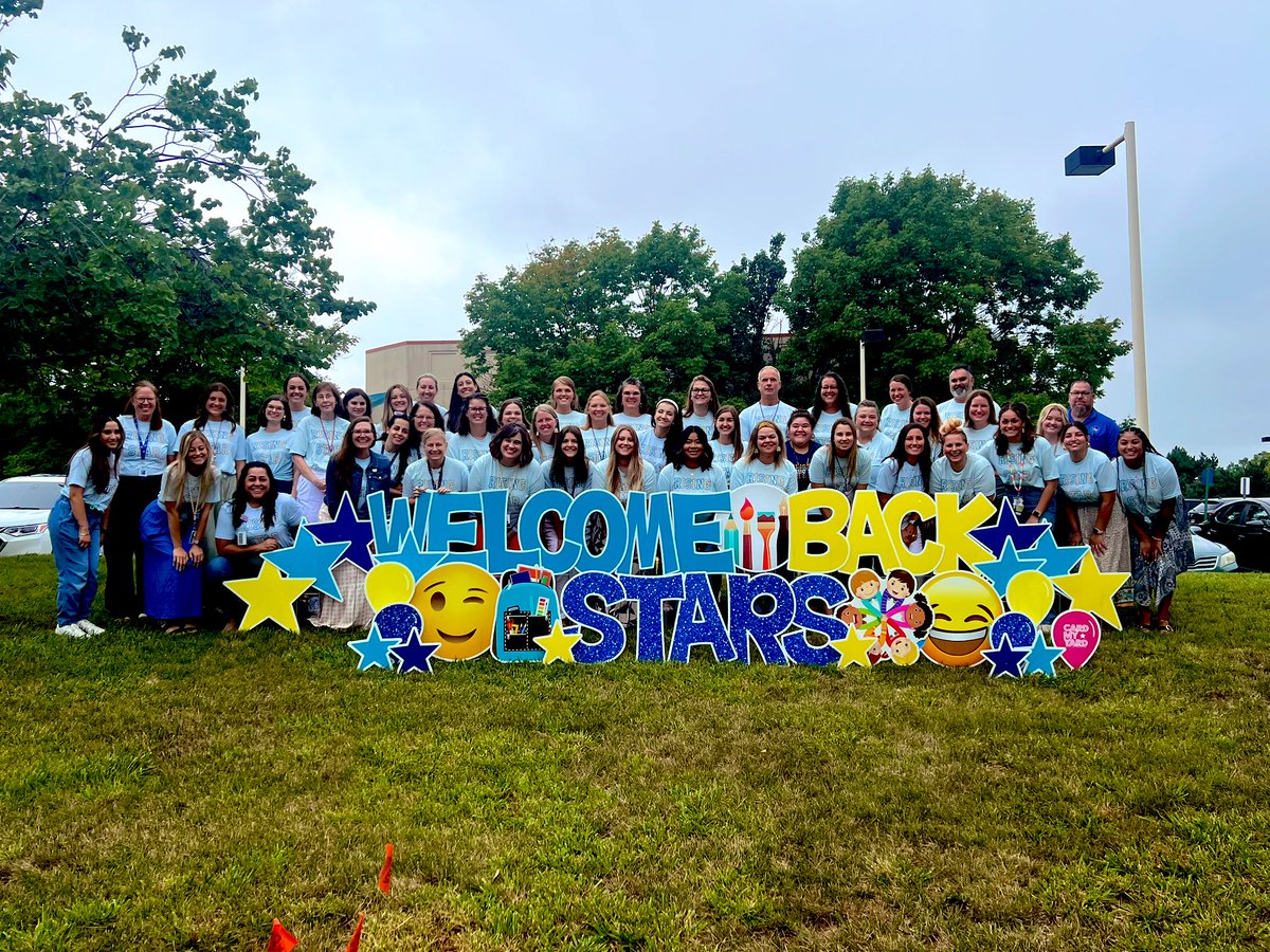 jg_risinger's tweet image. 1st days are the BEST days! even in the rain 🙌 

So good to be back with the whole Star crew! ✨🫶🤩 @RStar512 #youbelonghere