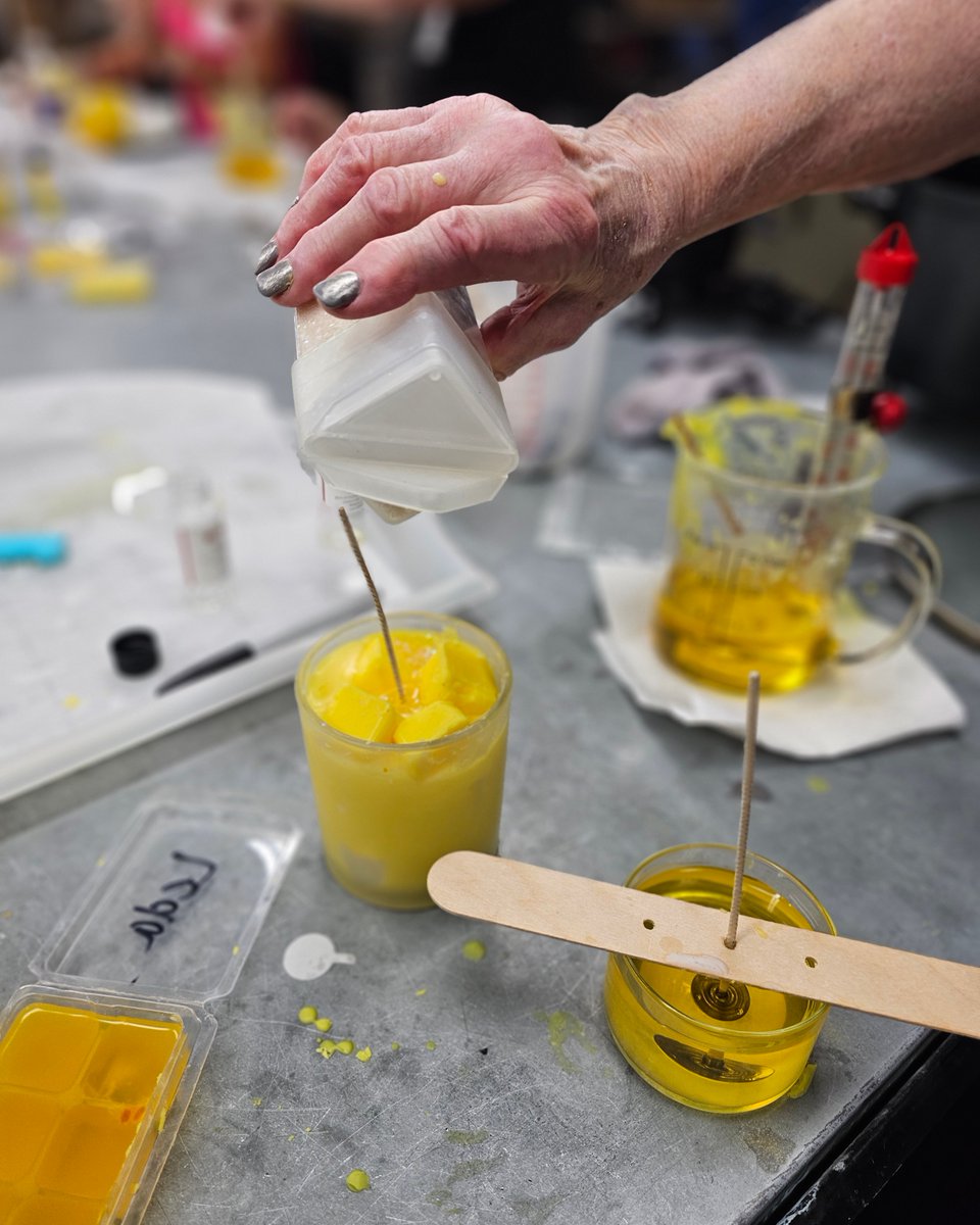 TheCraftGuild's tweet photo. A few highlights from Leda Cotts most recent workshop... Crafting Lemon Chunk Candles!!🕯️😙✨
#CraftGuildofDallas https://t.co/87CkgtI6u7