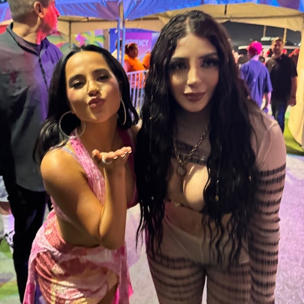 BellakathCenter's tweet photo. Bellakath junto a Becky G en la Baja Flow Fest. https://t.co/3WBk0iNN7K