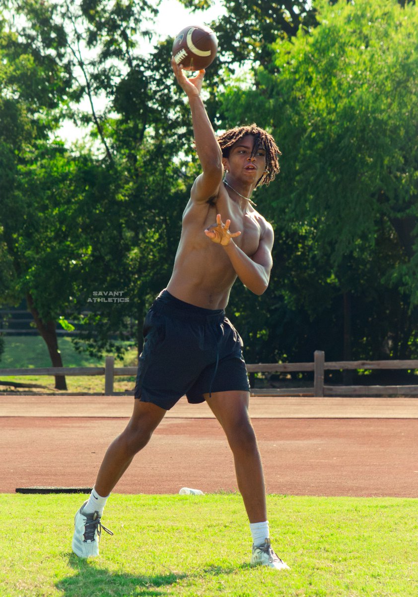 SavantAthletics's tweet photo. Blake Hardeman (@HardemanBlake)
6'1 | 170lbs | Quarterback | 2025

@EHSMavsFB (TX)
@PrepRedzoneTX 
@TXTopTalent 

**UNCOMMITTED**

#TXHSFB https://t.co/1Na60kluNs