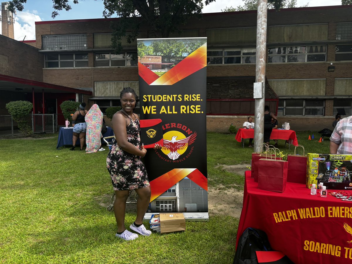 DPSCDEmersonK8's tweet image. We had a very good turnout for our Back-To-School Expo today. Here are just a few pictures. Thank you families for coming, and thank you staff for making our families feel welcome! #dpscd