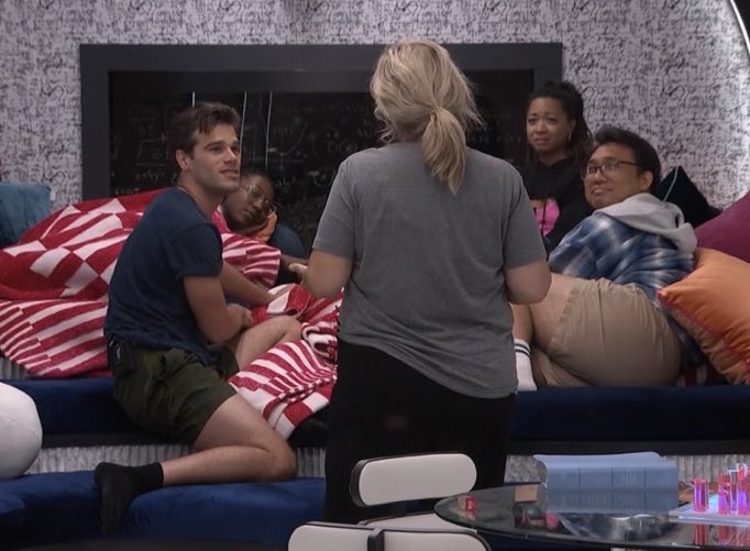 autumns_updates's tweet photo. live feed footage of me trying to explain Big Brother to my coworkers and convince them to be interested 

#bb26 https://t.co/9Rn3t9MTm5