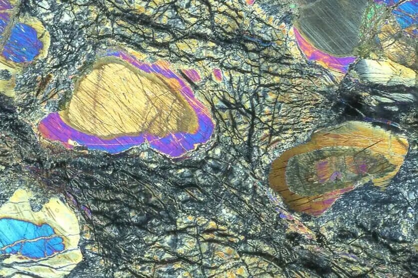 ChinaScience's tweet image. A team of scientists from China, UK, US, and Japan, has obtained the deepest-ever rock sample from the Earth's mantle upon drilling into the bottom of the #AtlanticOcean. The 1,268-meter-long rock core will help researchers better understand the planet's formation and evolution.