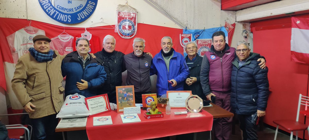 #AAAJ ⭐ El Rincón del Vitalicio recibió la visita del CAMPEÓNDE AMÉRICA, Carlos Ereros, y recorrieron las remodelaciones en el Estadio Diego Armando Maradona . ¡Un placer para toda nuestra Institución! 🙌