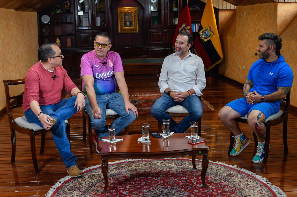 🗣️ #PabelEnMedios | <a href="/pabelml/">Pabel Muñoz L.</a>, alcalde de Quito, durante su entrevista con ‘Los Josemas’ se refirió al trabajo realizado para la ciudad en todos los frentes: la entrega de 10 obras en el sector de la Ecuatoriana, los trabajos de alcantarillado en Tumbaco, la intervención en el