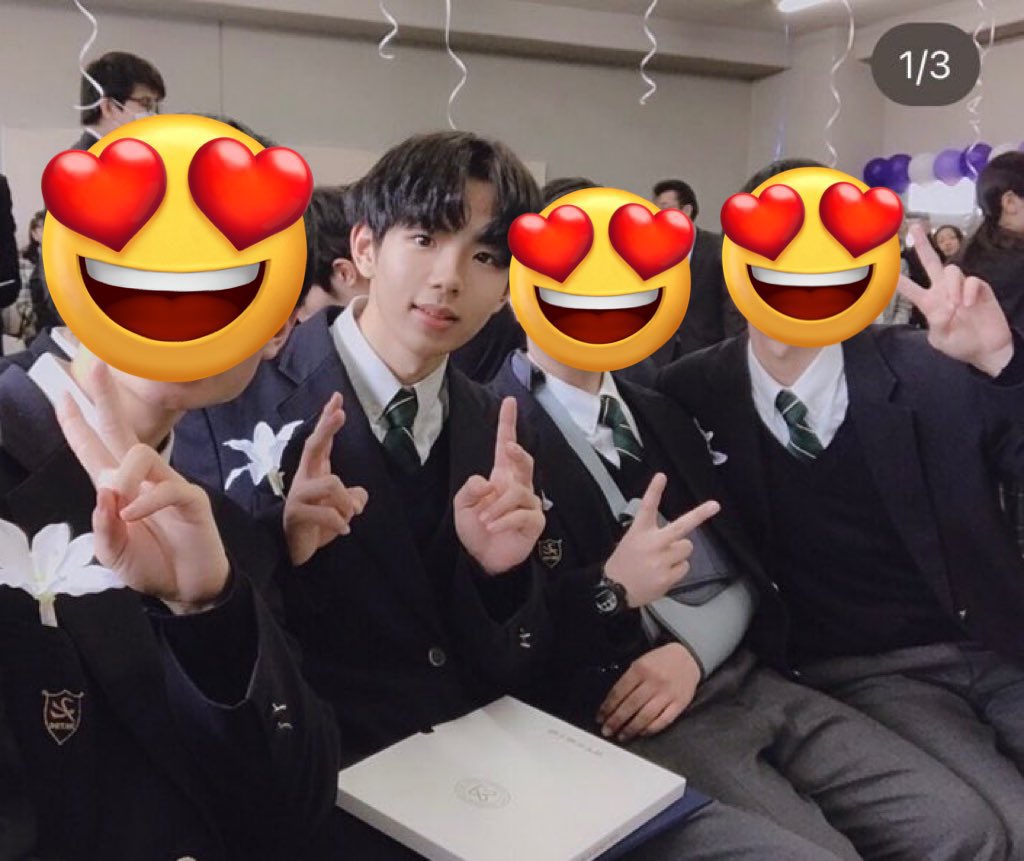 csttddk's tweet photo. 교복 타로ㅁㅊ다 https://t.co/4xcua7GS1J