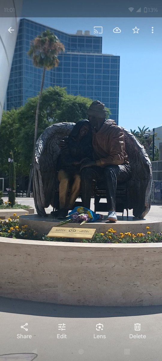 L1L808's tweet photo. So good to see Both Statues this weekend LA Lakers all day https://t.co/TIU9X39dqi