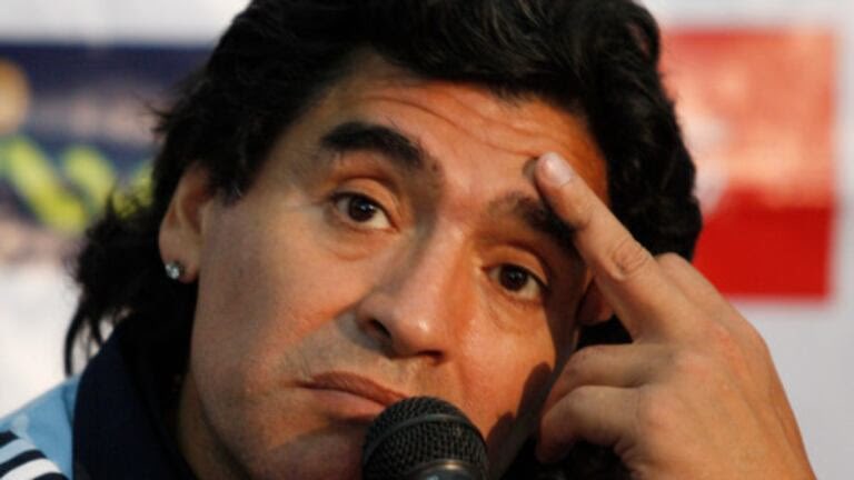 Left
أَعْسَرٌ
Canhoto
用左手的
Ljevoruk
Levák
Venstrehåndet
Linkshandig
Y sí…
Zurdo!!!!!
Y ETERNO ❤️
#MaradonicemosAlMundo 🌎🔟