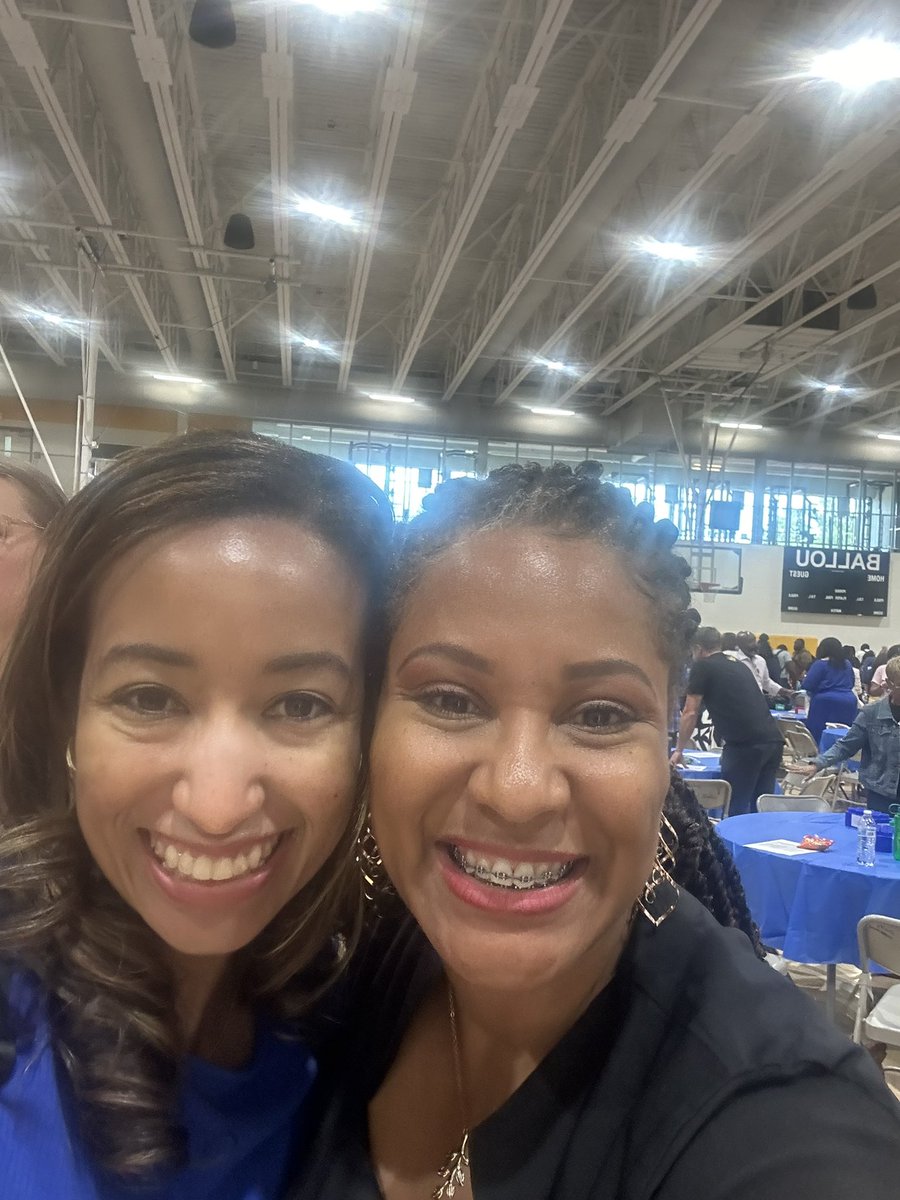 HutchinsSTEMDC's tweet photo. #LEADDCP #SLC24 #BuildingBlockstoTomorrow
Here’s to Year 2 as a 6GA DCPS Assistant Principal @idabwellsms!!! I’m so excited to join my colleagues who lead at all of the DCPS schools today at the Leadership Convocation (SLI). @DCPSChancellor https://t.co/r4tBPmXiAX