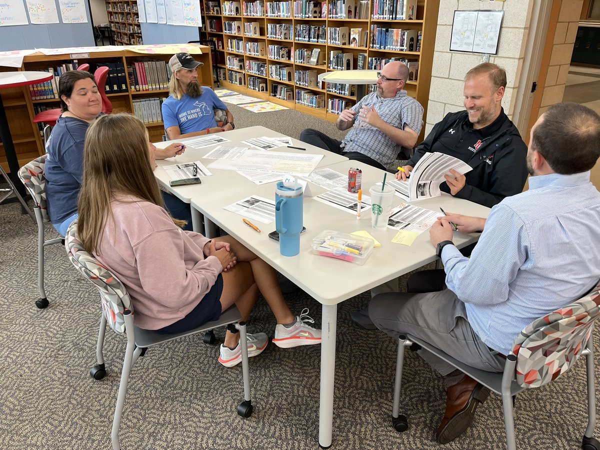 mchsmustangs's tweet image. Great summer retreat with SIP and Leadership Teams today! Excited for an amazing year at #TheCreek We are #BetterTogether 🐴🔴⚫️⚪️ @PrincipalPeckha