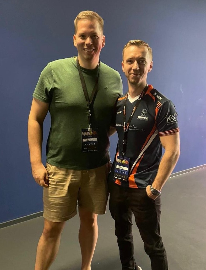 Auch Oliver alias Teddster ( @OJsten ) kehrt nach einer kurzen Auszeit bei einer anderen Orga erneut zu den <a href="/PlayingDucks/">Playing-Ducks e. V. 🇩🇪🦆</a> zurück und wird die Ducks u.a. in der 🇩🇪 #Warcraft3 <a href="/BeingEsportsGER/">BEING ESPORTS DACH</a> Meisterschaft vertreten. Willkommen zurück! 🦆