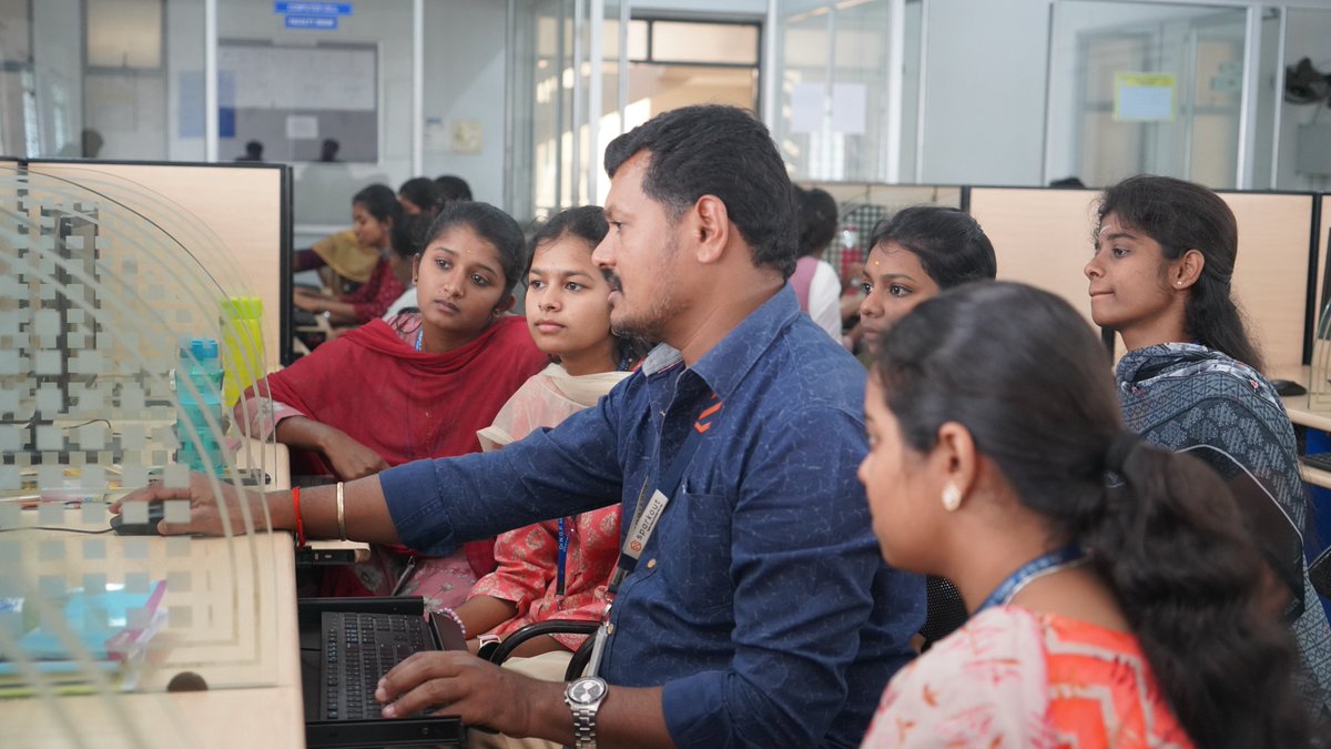 codespotorg's tweet image. Dr. N.G.P Arts and Science College recently hosted a Value Added Course in Web Development, led by the esteemed Mr. Kuppusamy from Sparkout Tech Solutions.

Stay tuned for more updates and future opportunities for collaboration.

#NGP #Sparkout #Codespot #WebDevelopment #IT