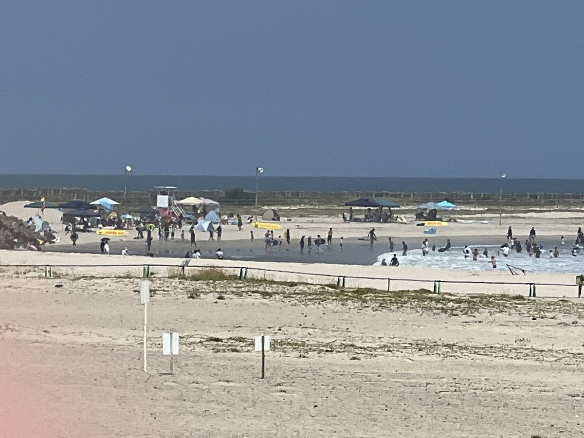 cresc1973's tweet photo. この壁を超えたら、海‼️
残念ながらミニに海を見せることは出来なかった。
#mini #rovermini #classicmini #minicooper #sportspack #ミニ #ローバーミニ #クラシックミニ #ミニクーパー #ローバーミニのある生活 #スポーツパック #ボルケイノオレンジ #海 https://t.co/LXVR36QfkW