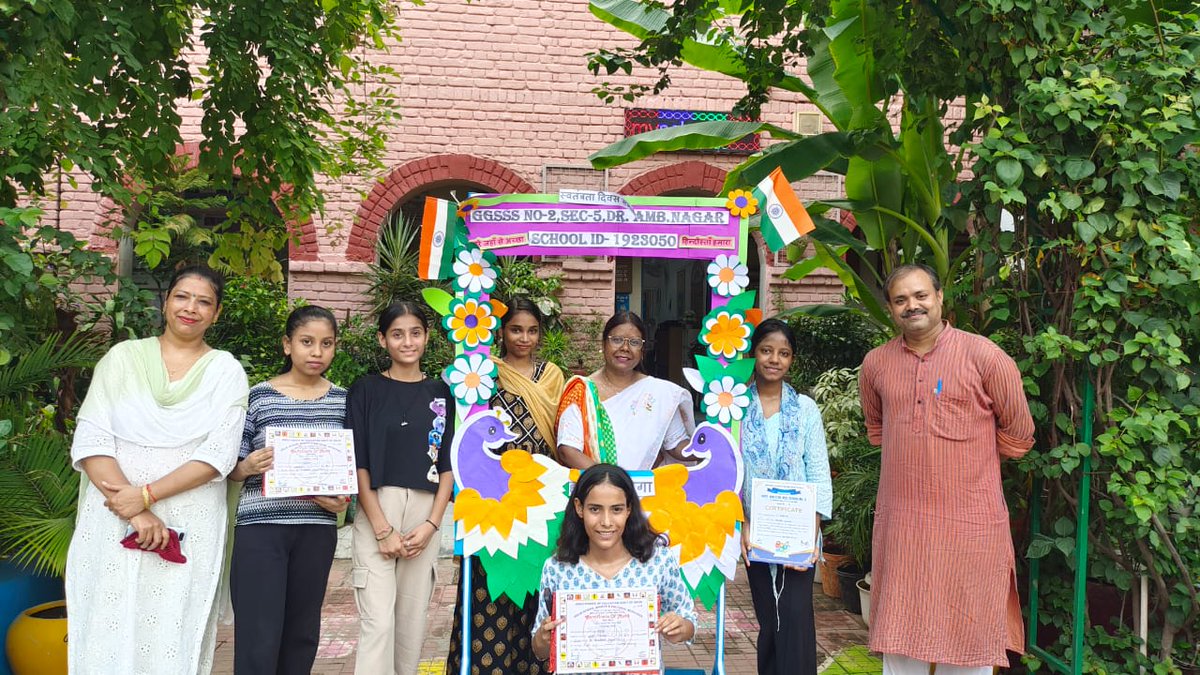 ggsss1923050's tweet photo. #IndependenceDay2024
We celebrated the festival of Independence with full enthusiasm. We observed the "Partition Horrors Remembrance Day" as well. A gallery was set up &amp; the students presented a skit.
The Alumni and SMC members were part of this day.
@Dir_Education @EduMinOfIndia https://t.co/8GBXWuF7bb
