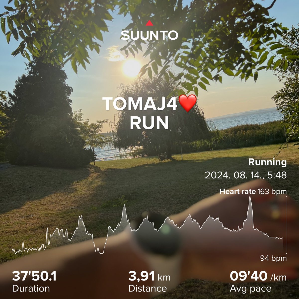 LaCsella's tweet photo. Ma nagyon nem volt meg a ritmus, de a sprintszakaszos napot még le kellett nyomni az első futás nélküli nap előtt! #Csellaedz #Tomaj #Badacsony #Balcsika https://t.co/UltSQwZcL4