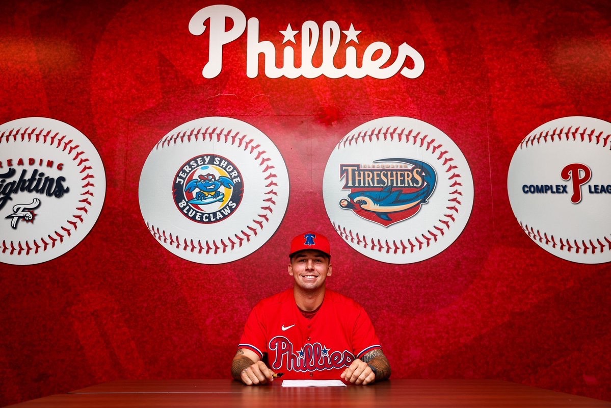 The Phillies signed RHP Tanner Gresham from the United States Military Academy (Army) to a minor league contract.