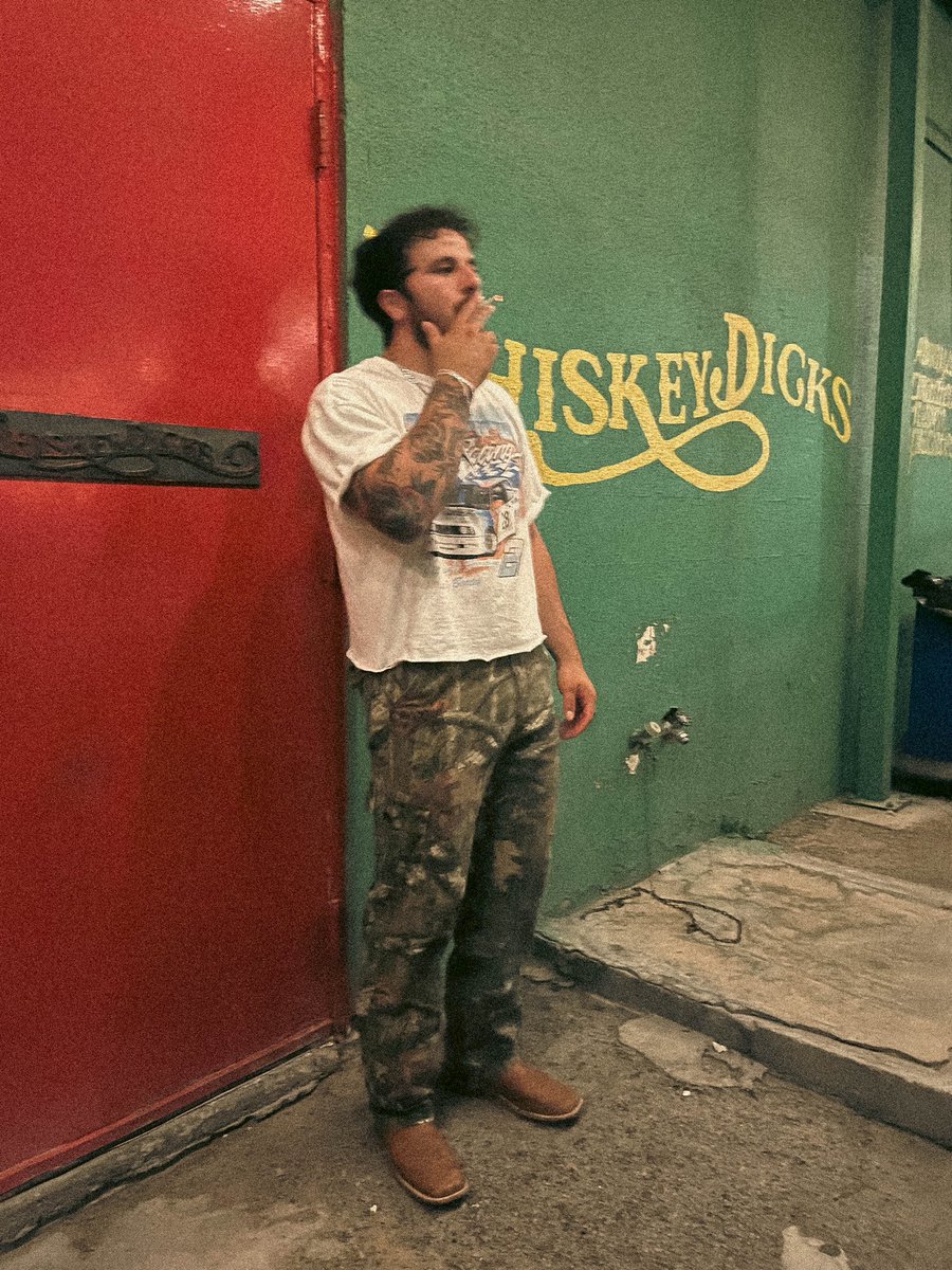 raaymvnd's tweet photo. 🚬 https://t.co/u5pcg8dNdE