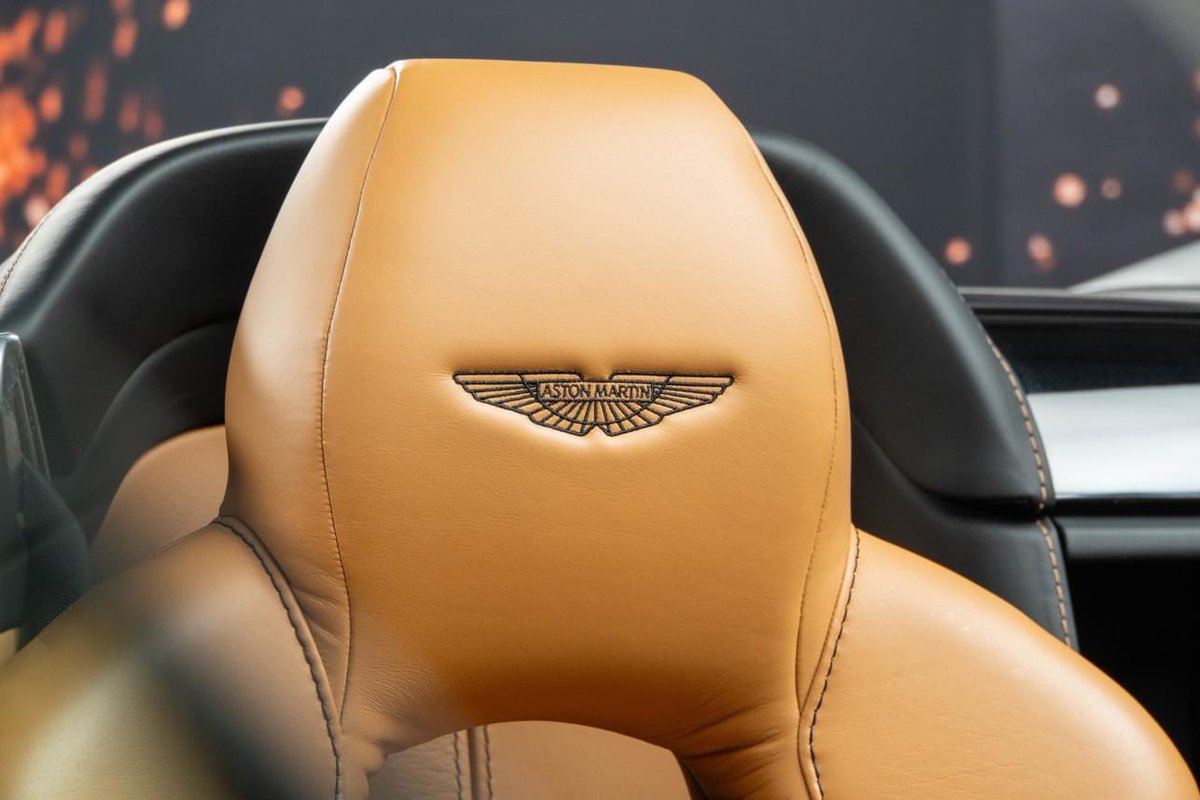 HWM_AstonMartin's tweet photo. From the final era of VH Vantage S, this Roadster has a classic Onyx Black with Oxford Tan combination.
With an AM Sports Exhaust as standard, you can't beat the unmistakable V8 Vantage bellow with the roof down!
https://t.co/0cNYnWWjnX
#AstonMartin #Vantage #HWM #roofdown https://t.co/aEERabqzyE