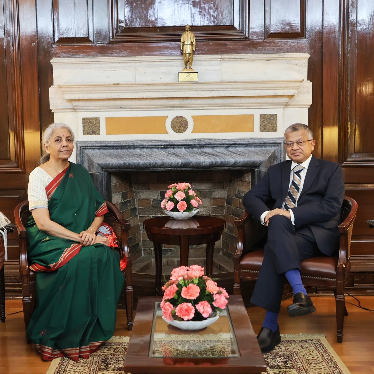 Shri Deepak Mohanty, Chairman - Pension Fund Regulatory and Development Authority (<a href="/PFRDAOfficial/">PFRDA</a>), calls on Smt <a href="/nsitharaman/">Nirmala Sitharaman</a>.