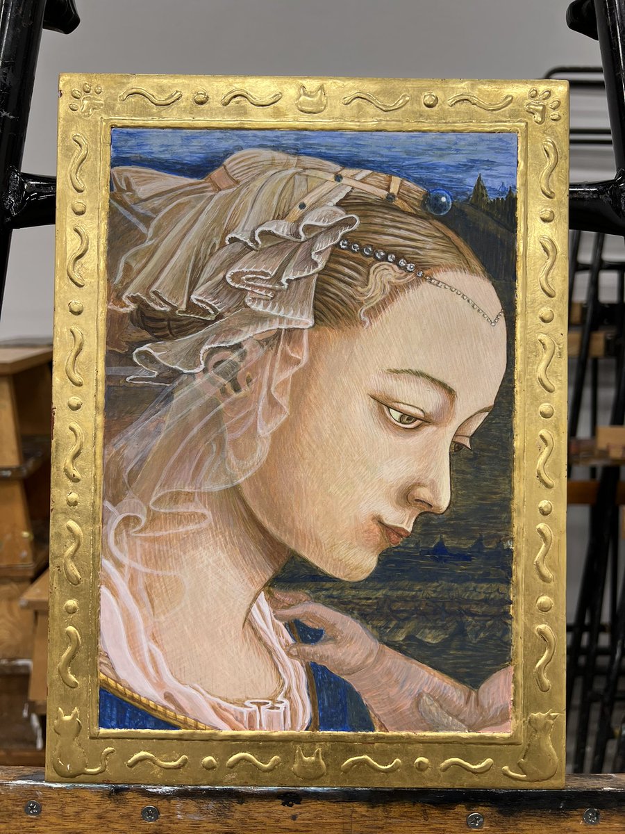 umeneko_222's tweet photo. 絵画研究1B(テンペラ)スク最終日。
結局終わらなかったし、色作りが難しく失敗した箇所もあって納得いくようには描けなかったけど、日本画に似ているところがあってとても勉強になった😊
前半の額縁作りに猫愛を注ぎ、金箔貼りと磨きも頑張ったポイント🐱🐾
#ムサビ通信 https://t.co/lCdM7PARkP
