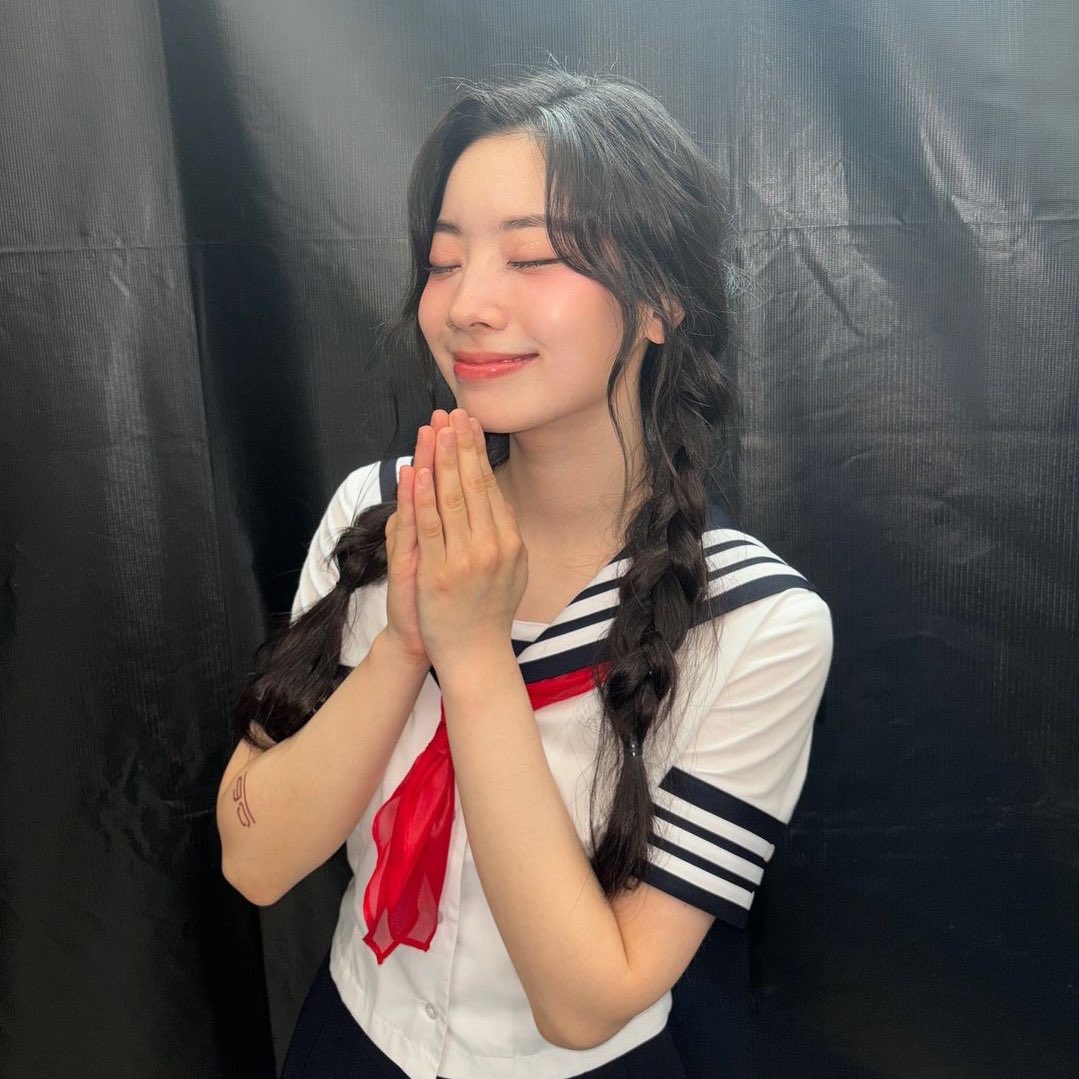 BscbmQn's tweet photo. セーラーダヒョンちゃん好きすぎてしんどい😟
#TWICE #DAHYUN https://t.co/p3dXFNvgBT