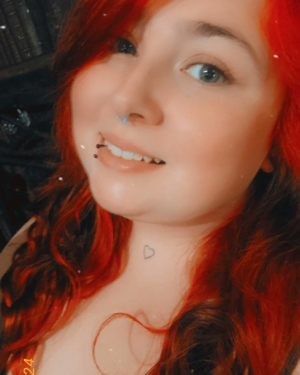 JessaRuby101's tweet photo. So much fun we could have 🫣🤭 

#redhead #fireyredhead #accountant #SpicySessions #spicycontent #adultcontent #18plusonly #curvy #THICK #bbw https://t.co/wCHH61CEzs