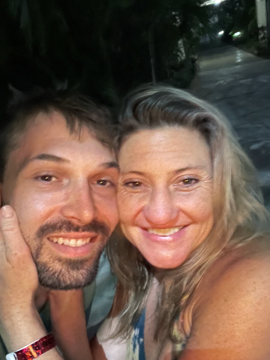 KnowMorePoor's tweet photo. @RaoulGMI You should pay for us to come with you on vacation, could be fun!

Keep up the good work https://t.co/IS8W9QB5NJ