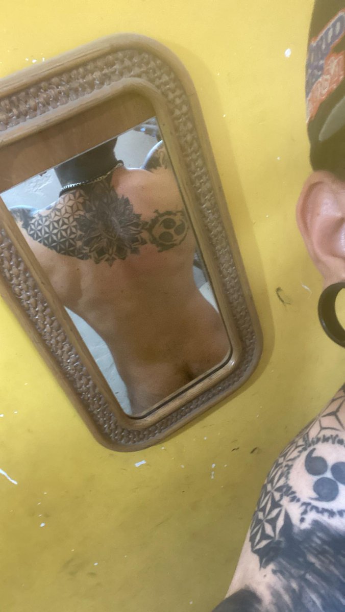 Heteroseng10's tweet photo. Quieren ver de qué hetero es este culo? Su contenido completo en el vip 😈 
Grupo general de heteros engañados ⬇�� 
https://t.co/vbzP6lRQDe https://t.co/nT9eLgyIsy