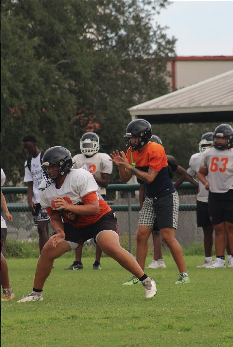 Leesburg Football tweet media